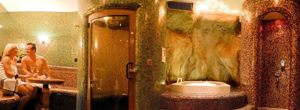 Hubertushof 3*